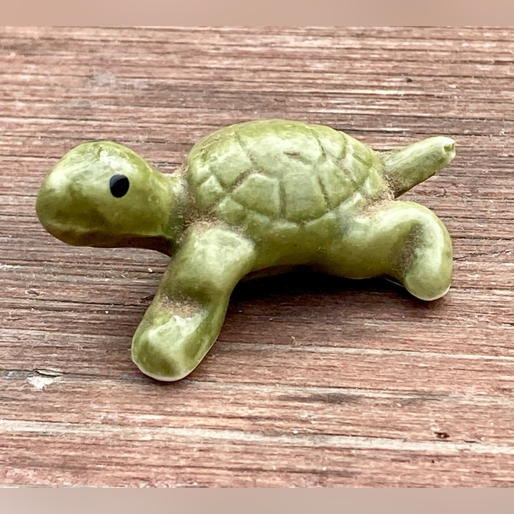 Miniature Green Turtle Bug House Japan Vintage Porcelain 1.125” X .75”